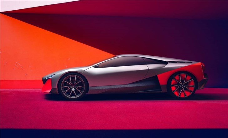 宝马全新概念车Vision M NEXT正式亮相：银橙配色，百公里加速3秒以内