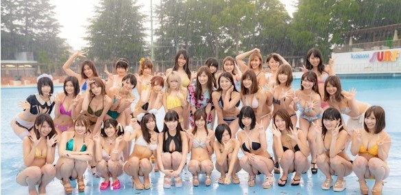 日本举办“令和初艺图女王摄影会”：到场集结众多位二次元COSER和模特