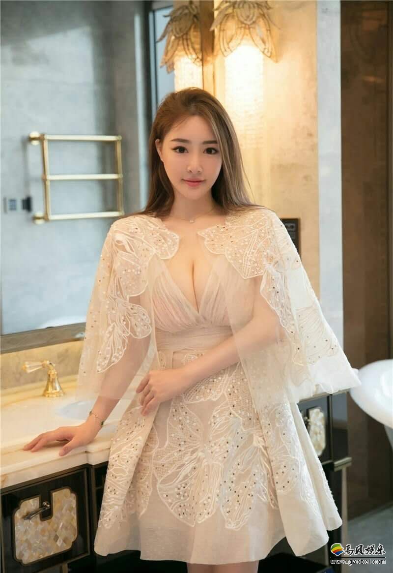 那些让你难过的事情，有一天一定会笑着说出来：那就让往事随风别再将就