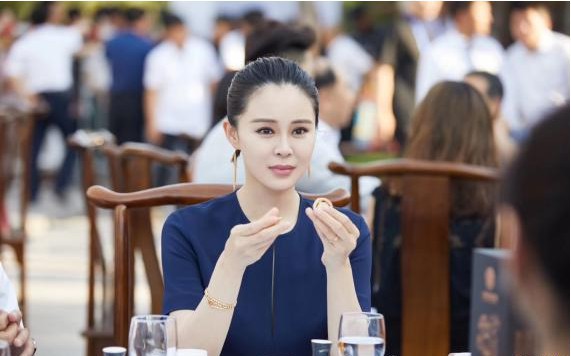 “中国最美村宴”首站在山西汾阳贾家庄开席：关悦作为风味体验大使亮相