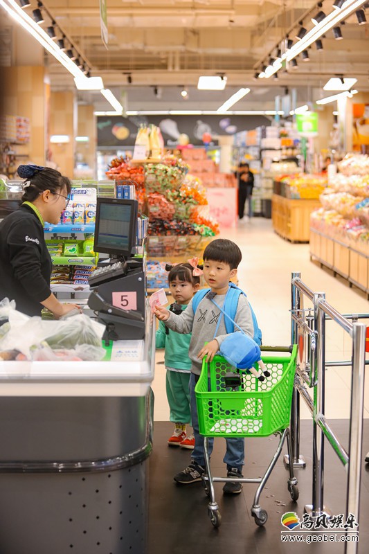 《童言有计2》第七期:萌娃携带“巨款”100元!指定食材中完成买菜任务 《童言有计2》第七期:萌娃携带“巨款”100元!指定食材中完成买菜任务