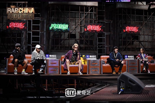 《中国新说唱》2019上演1V1battle“戏剧性”一幕:合作赛本期全面上线 《中国新说唱》2019上演1V1battle“戏剧性”一幕:合作赛本期全面上线