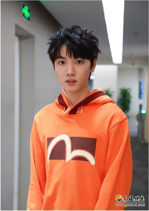 魏子越韩国录制完成《Produce X 101》顺利回国：众多粉丝闻讯到场接机