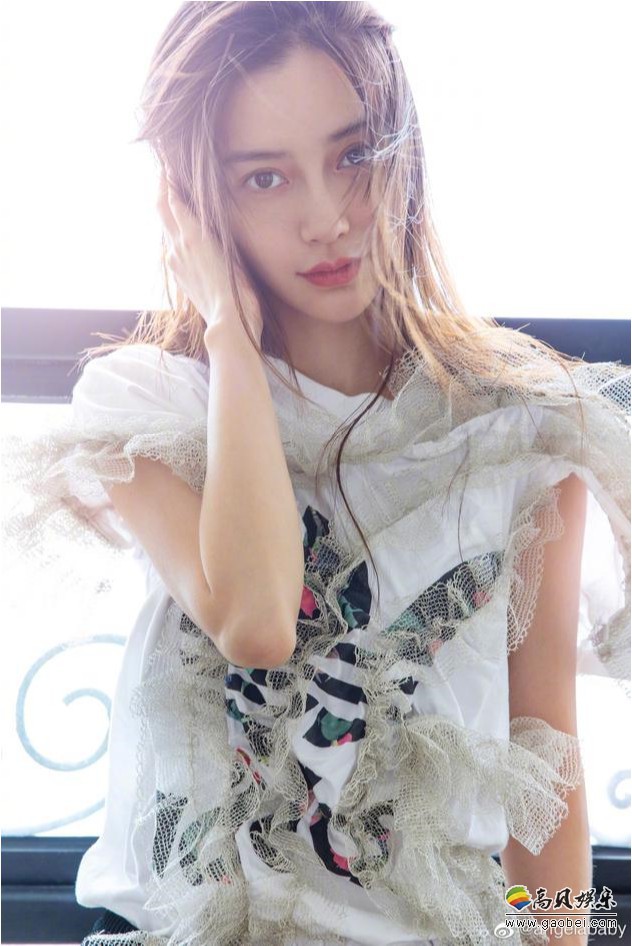 Angelababy发文有深意“最近我和世界有点时差，不过一切安好，勿念”