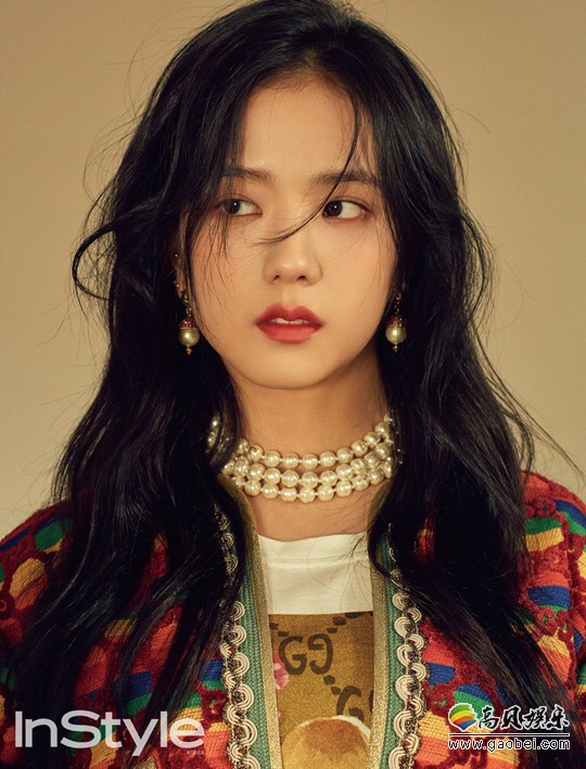 时尚杂志《InStyle》公开女团BLACKPINK智秀(Jisoo)写真：清纯少女魅力
