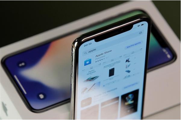 据日媒报道称:软银总裁发言暗示今年苹果iPhone将在9月底前10天预售 据日媒报道称:软银总裁发言暗示今年苹果iPhone将在9月底前10天预售