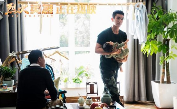 《烈火英雄》“我家有个消防员”特别短片：聚集背后群体！消防员家属