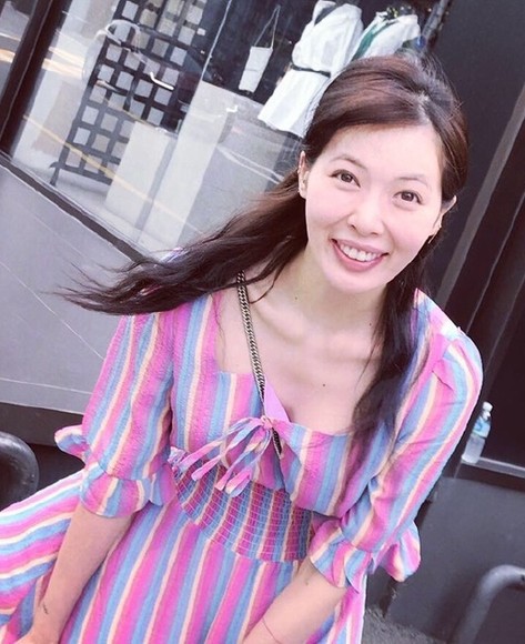 金泫雅微博分享近照：个人完全素颜出镜，昔日性感韩舞女王气场暂时不见