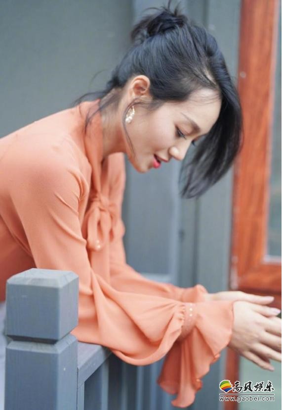 朱丹回应网友对她和丈夫周一围相处评价：强调夫妻之间的付出不等于卑微