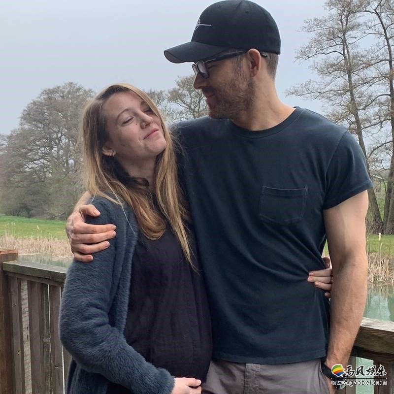 死侍演员瑞恩·雷诺兹把坑老婆玩出新高度“美照”连发！老婆拍摄角度模糊