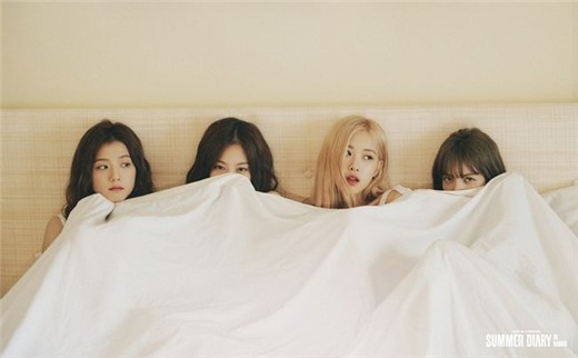 韩国人气组合BLACKPINK的夏威夷画报‘SUMMER DIARY’近日开启预售