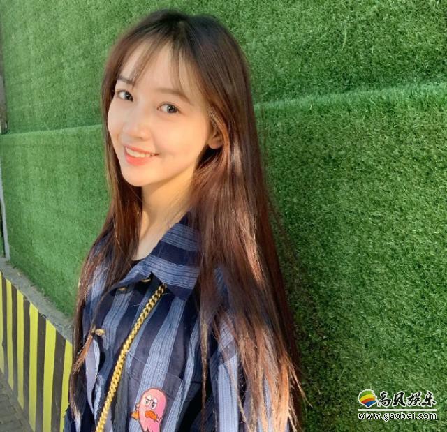 吴亦凡绯闻女友在某短视频平台回复网友评论疑似默认恋情！还是个小网红