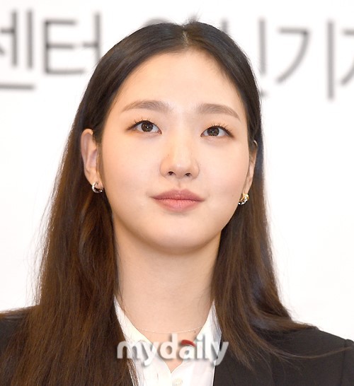 韩国女艺人金高银出席韩国环境部举行的活动，被委任为资源循环宣传大使