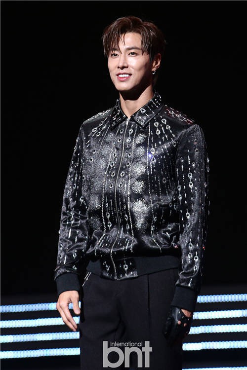 东方神起郑允浩举行首张SOLO专辑《True Colors》发行纪念SHOWCASE