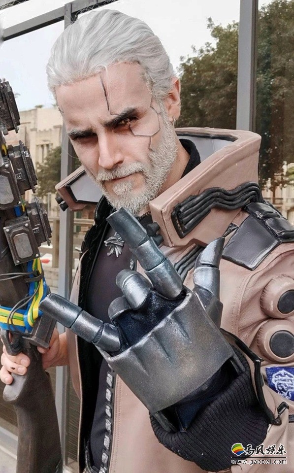 意大利coser大佬cos赛博朋克2077基努里维斯帅气脸庞十分还原