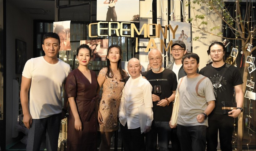 胡军女儿九九18岁成人礼举行，圈中好友现身仪式现场！共同见证成人时刻