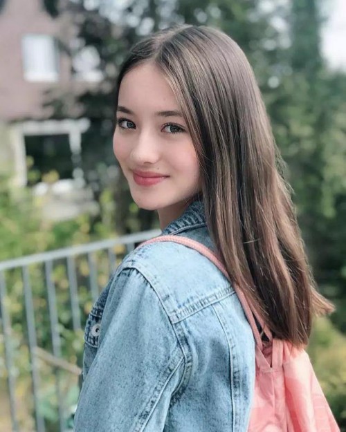 岛国13岁混血妹sakura kirsch!身兼两国血脉,很符合亚洲和欧洲人审美