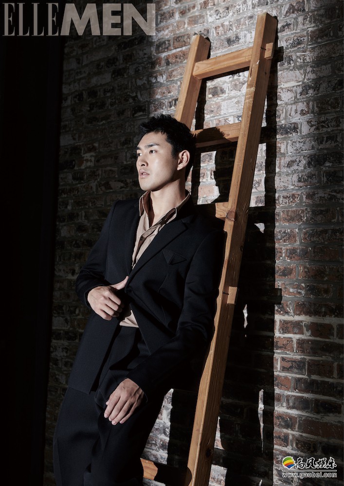 王彦霖《ELLEMEN》质感黑白色调时尚大片！定格，记录，瞬间化为永恒