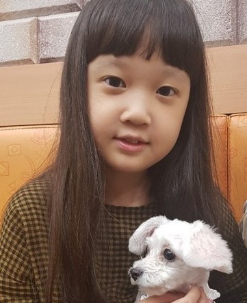 童星珍珠金雪可爱模样迷倒许多剧迷事隔近四年俨然成了邻家女孩