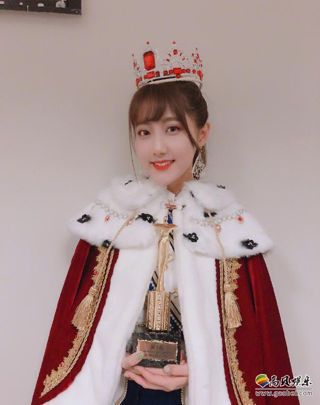 李艺彤举办毕业公演正式宣告从SNH48毕业，成立个人工作室开启独立发展