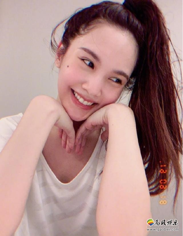杨丞琳晒出九连拍“我到底有多爱运动完拍照”运动后的杨丞琳洋溢着幸福
