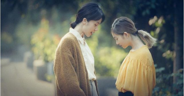 黄磊妻子孙莉上传与女儿多多合影，多多长成大姑娘，与孙莉母女更似姐妹