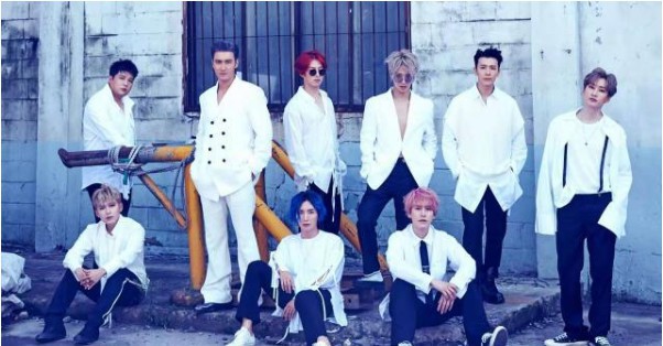 人气组合Super Junior通过官方SNS公开新专辑《Time_Slip》团体预告照