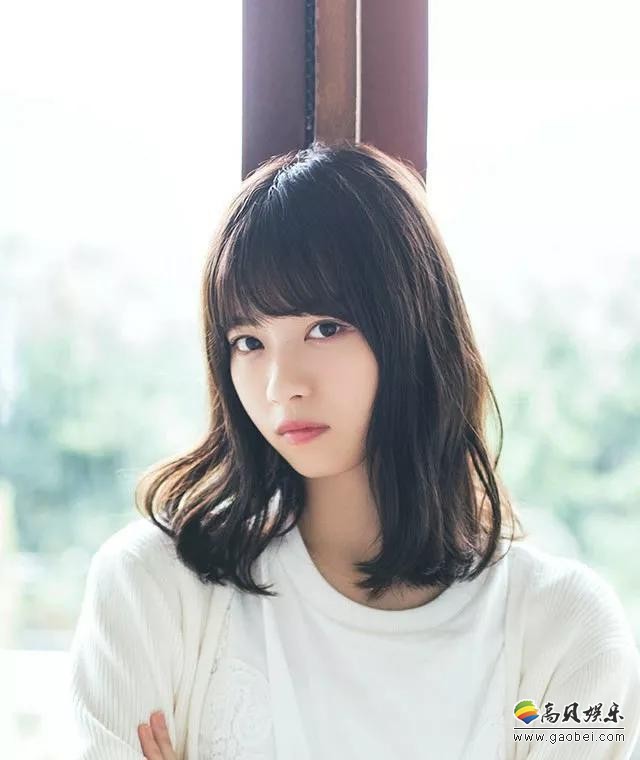 乃木坂46一期成员西野七濑是那种甜美中携带一点邪气长相，美得动人心魄
