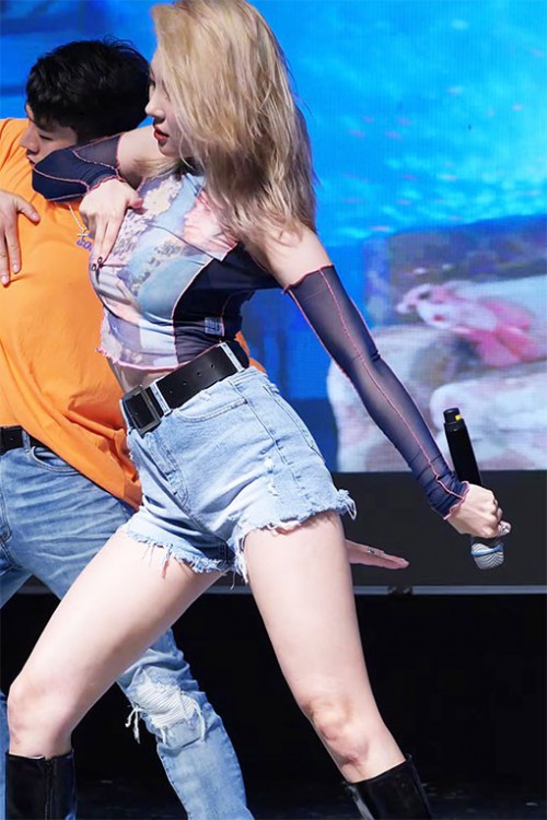 69 gb】3 金币2019-08-19sunnyhill 饭拍秀 拍摄日期:190810【3