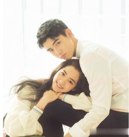 网友爆料称在法国某百货公司偶遇陈飞宇和欧阳娜娜， 但并没有拍到同框图