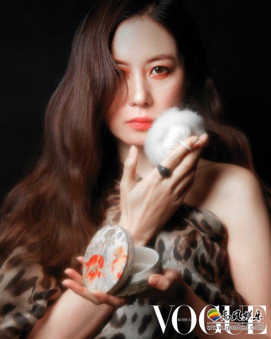 文素利拍摄写真图集，完美再现1930年至1960年多部经典电影女主角形象