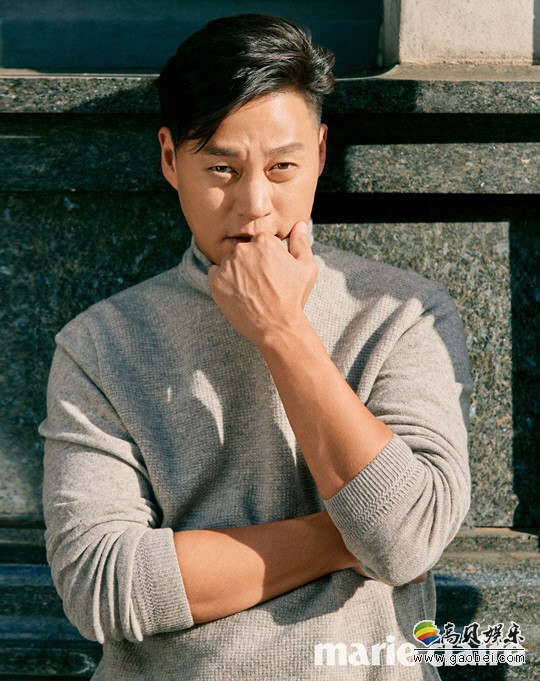 李瑞镇飞往英国伦敦，在当地街头拍摄时装写真集，韩范成熟型男风格尽显