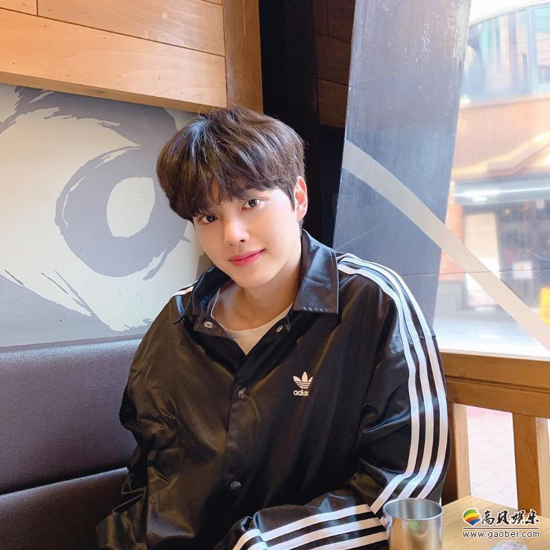 漫改剧《sweet home》由李应福导演执导,主演阵容则有新生代 实力派-