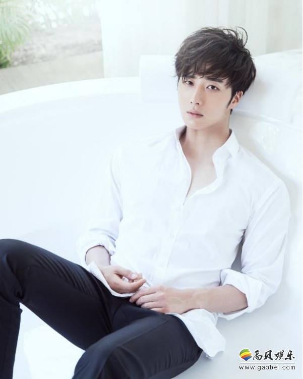 韩国人气演员丁一宇时隔九年！将再次登上话剧舞台确定出演《大象之歌》