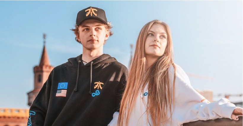 Fnatic俱乐部和Cloud9俱乐部同时宣布将推出联名版连帽衫，即将上线商城