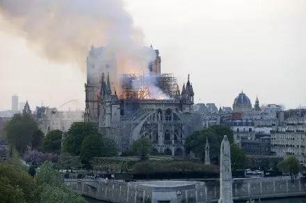 法国巴黎圣母院火灾将拍成迷你剧！该剧将重建时间线，再现大火前后事件