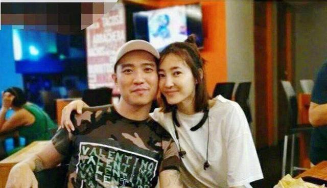 据爆料称！女演员王丽坤与富商男友北京朝阳区民政局婚姻登记处登记结婚