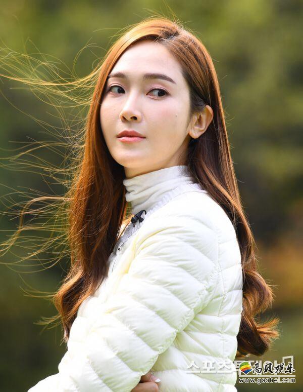 郑秀妍参加PGA TOUR(美国职业高尔夫巡回赛)！抬眸甜笑，尽显淑女气质