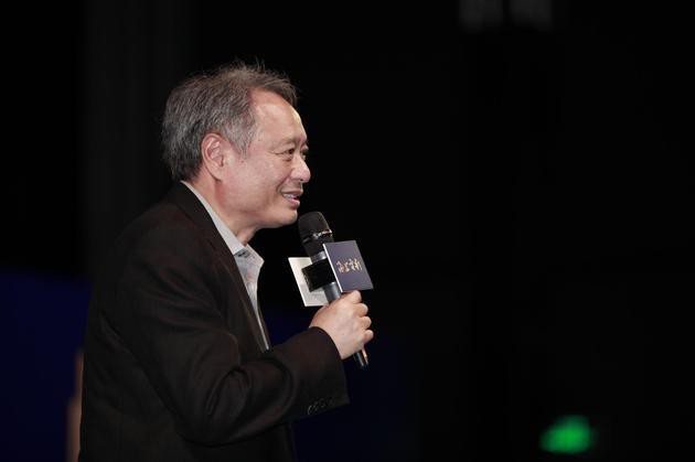 李安在采访中表示！他认为漫威电影当然是电影，但是观众可能会对此疲乏