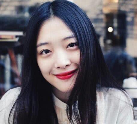韩国女星雪莉好友艺人透露雪莉私人IG帐号，充满诉说自己有多痛苦的文章