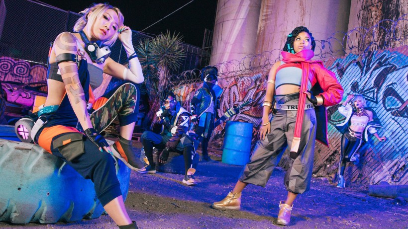 《英雄联盟》官推晒出新团“真实伤害”同人Cosplay图片，还原度非常高