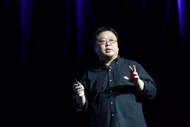 罗永浩微博发文表示“上了法院的限制消费令名单”对此发布长文进行回应