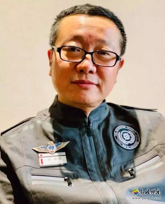 中国新闻网官微采访《三体》作者刘慈欣视频，提到《三体》影视化的问题