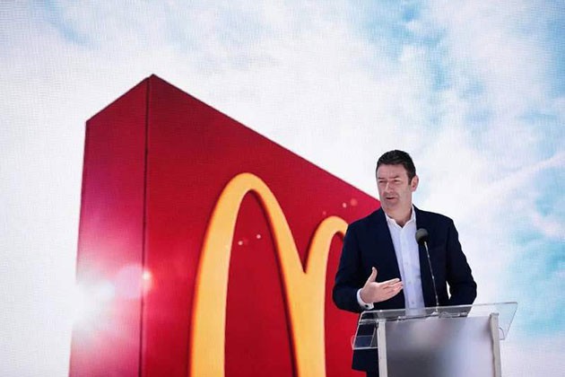 麦当劳宣布解除CEO Steve Easterbrook职务，原因是他与下属有不当关系