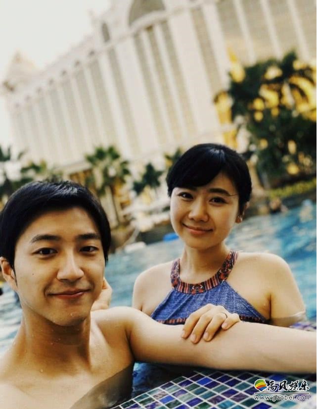 江宏杰分享一家四口游泳照片，一家人其乐融融，简单幸福快乐，令人羡慕