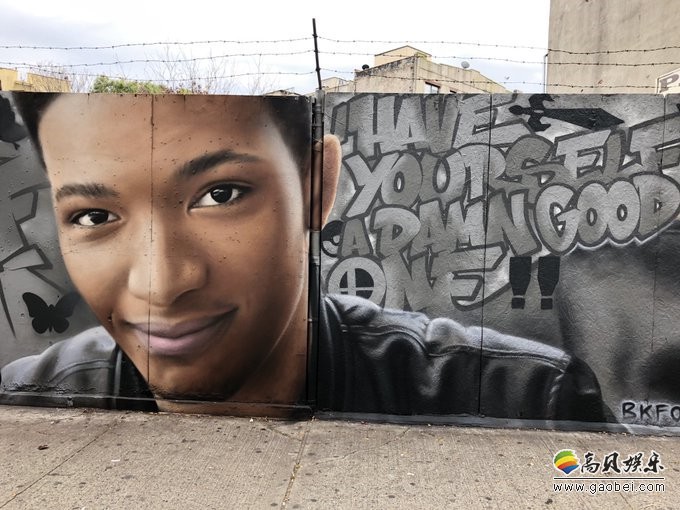 油管主播以及网页设计师,为自杀的主播“Etika”Amofah绘制了一幅壁画 油管主播以及网页设计师,为自杀的主播“Etika”Amofah绘制了一幅壁画