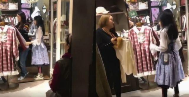 网友偶遇陶虹跟婆婆带着女儿逛街，从图中可以看到，11岁徐小宝颜值很高