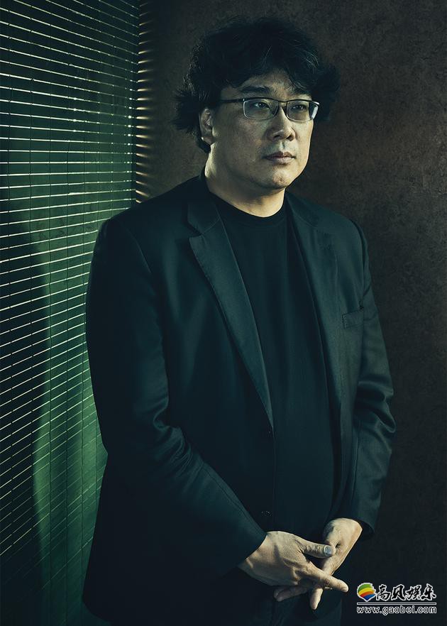 《寄生虫》导演奉俊昊被问到是否会执导漫威超级英雄电影，回答出人意料