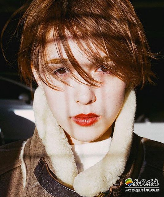 《死亡搁浅》游戏日裔美女！英日混血美女模特，颜值颇高，自身品位超好