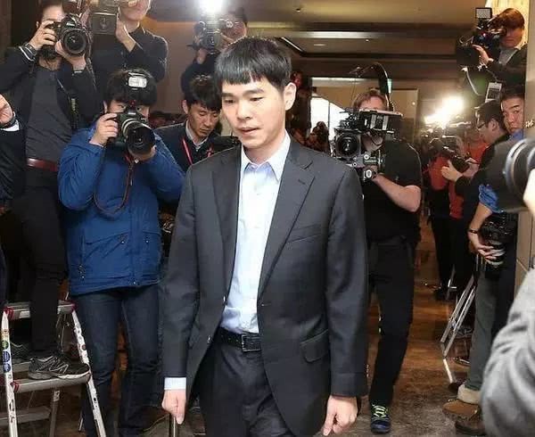 韩国棋院官网发布棋手李世石辞去职业棋手职务消息！李世石退出职业棋坛